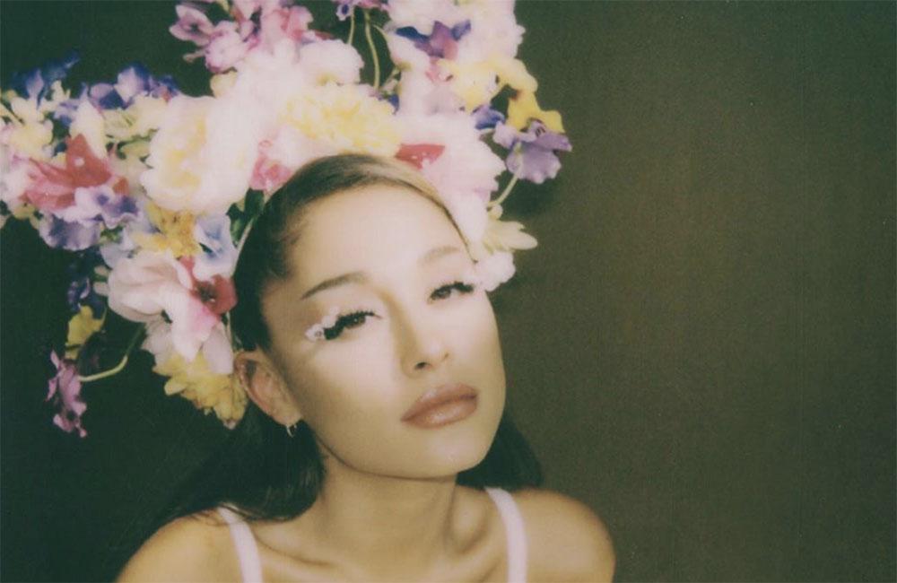 Ariana Grande A Fete Ses 27 Ans Entouree De Fleurs Radio One Fm Ariana Grande A Fete Ses 27 Ans Entouree De Fleurs Radio One Fm