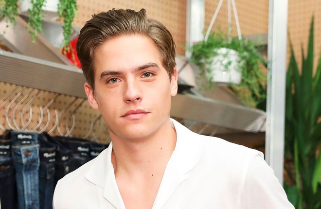 Cole-sprouse-after-chapitre-2