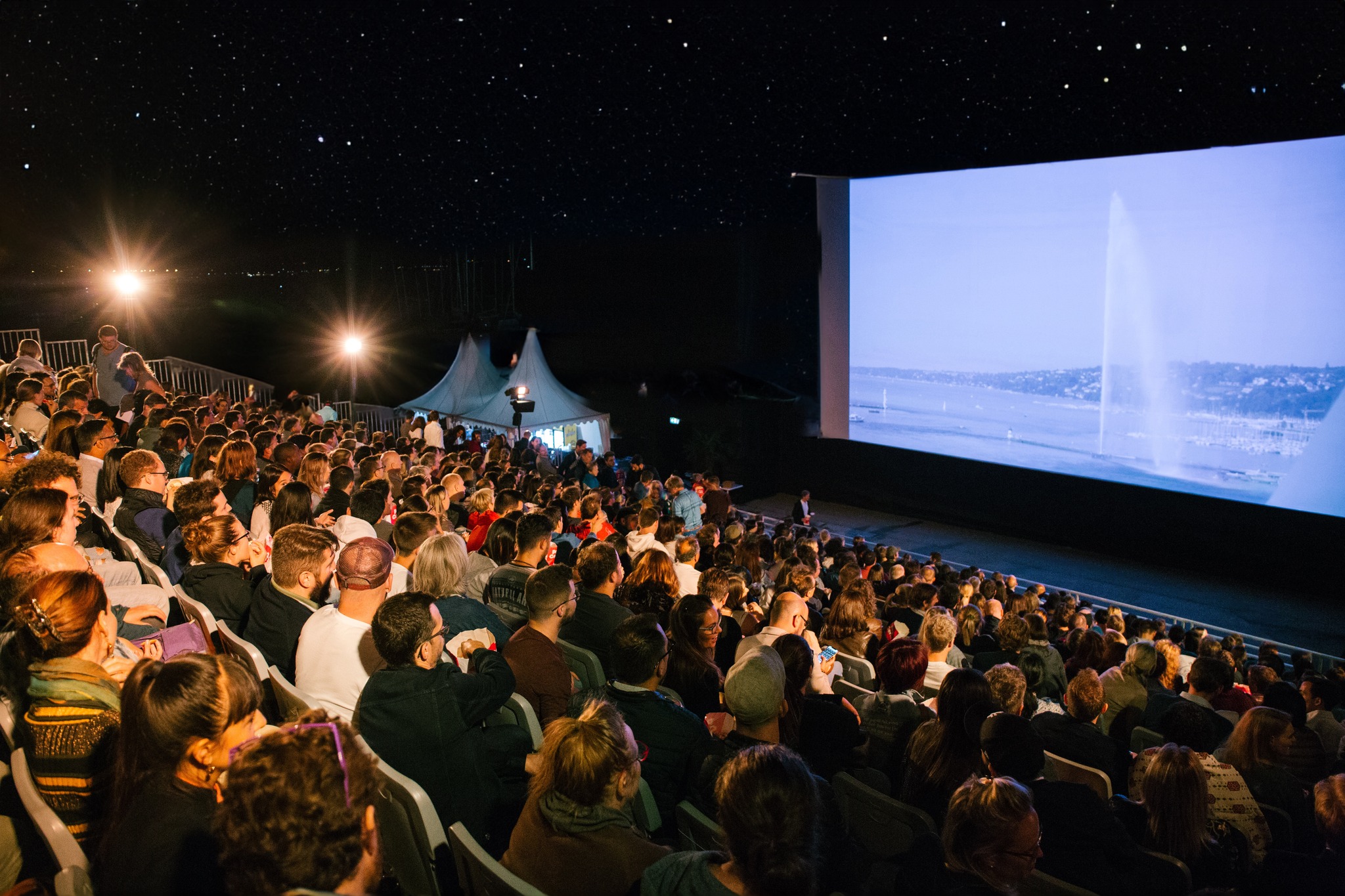 Gagne tes places pour une séance de ciné en plein air ? | One FM