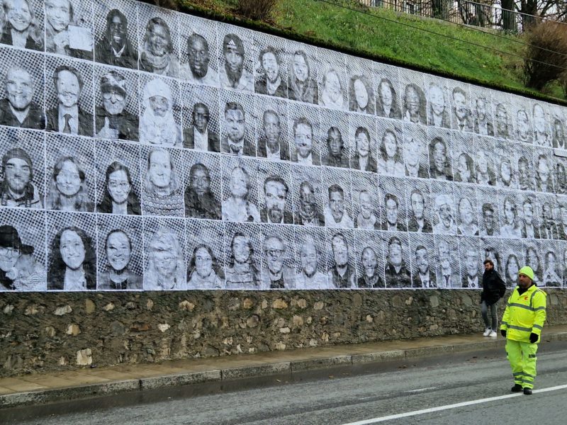 JR photographie de nouveaux les Genevois pour la bonne cause