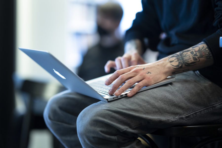 Lutte contre les commentaires anonymes: 