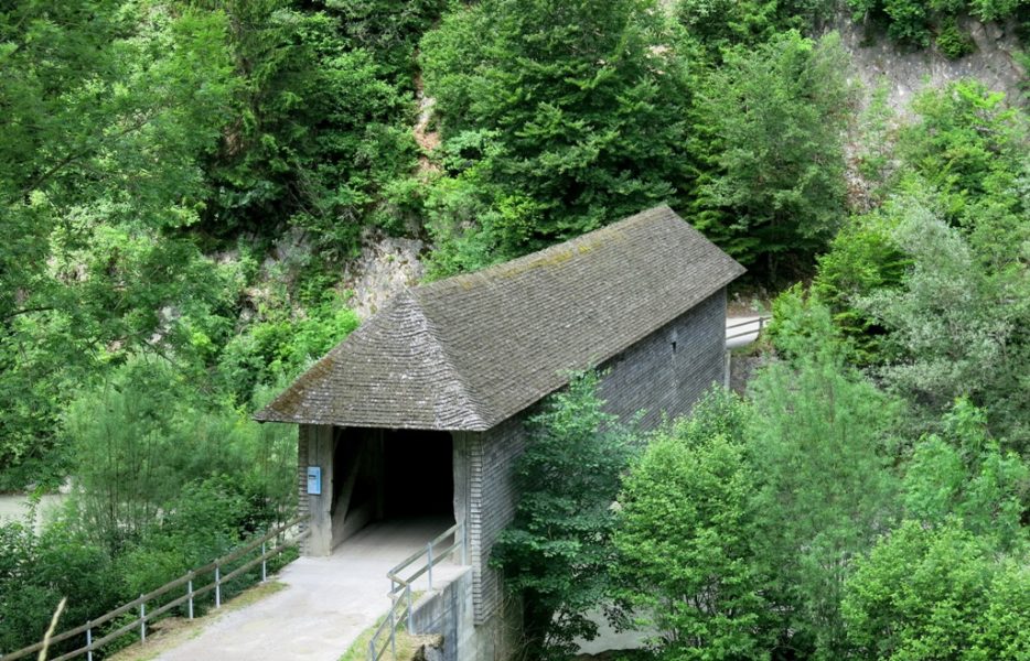 Les rageux et le pont qui Br*nle