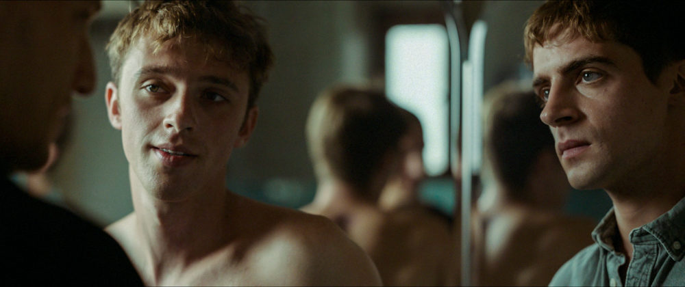 La bascule dans les extrêmes au cœur du film “Jouer avec le feu”