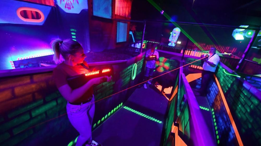 Les rageux et le laser game