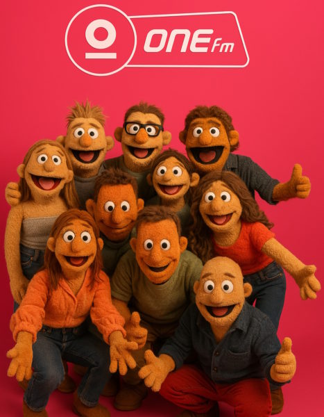 L'équipe de One FM en Muppets. On a en envie de leur faire un gros câlin non?