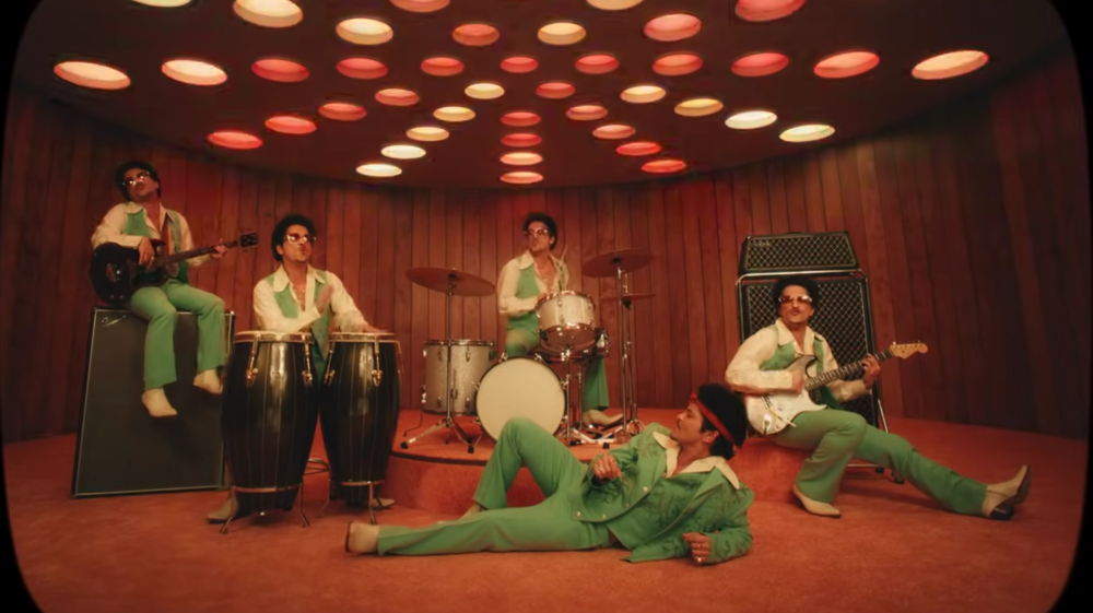 scène du clip officiel du titre I Just Might de Bruno Mars